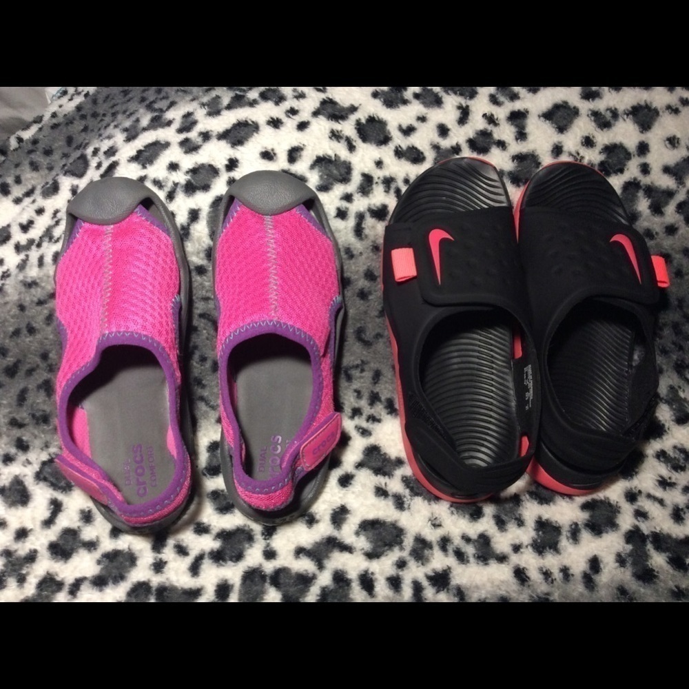 Lot of two Girls summers sandals (crocs and Nike)